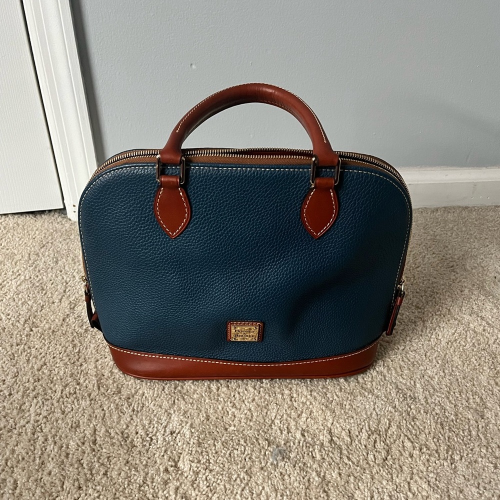 NWT💙 Dooney & Bourke Pebble Grain Zip Satchel 💙Midnight Blue💙